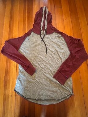 BKE Men's Pullover Hoodie Gray Burgundy Knit Lightweight Hooded Size L